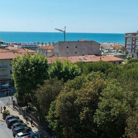Versilia Residence Lido di Camaiore Exteriör bild