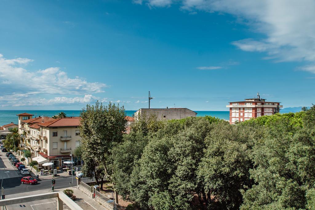 Versilia Residence Lido di Camaiore Exteriör bild