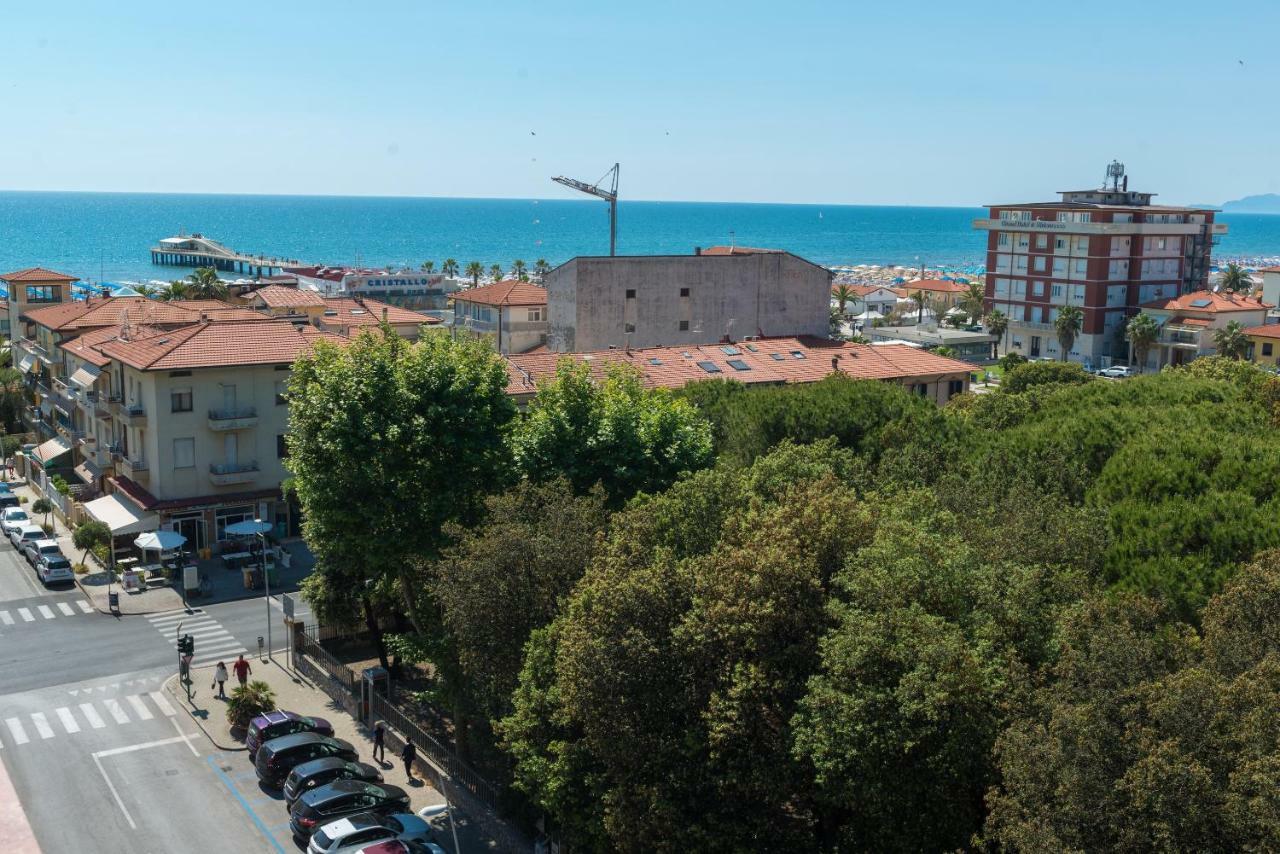 Versilia Residence Lido di Camaiore Exteriör bild